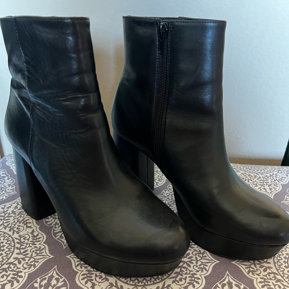 Steve Madden Grate Leather Ankle Boot - Black
